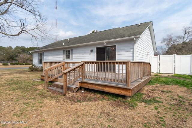 300 Quail Ridge Road, Jacksonville, NC 28546