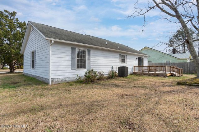 300 Quail Ridge Road, Jacksonville, NC 28546