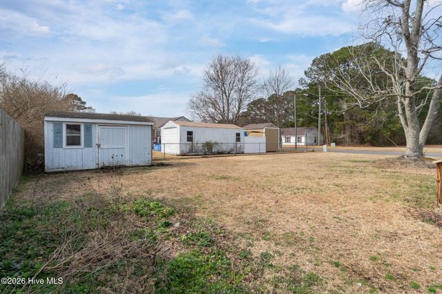 300 Quail Ridge Road, Jacksonville, NC 28546