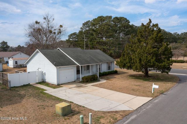 300 Quail Ridge Road, Jacksonville, NC 28546