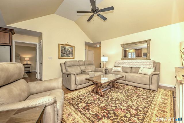 30 Prosperity Court 12, Southington, CT 06489