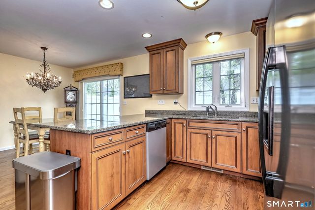 30 Prosperity Court 12, Southington, CT 06489