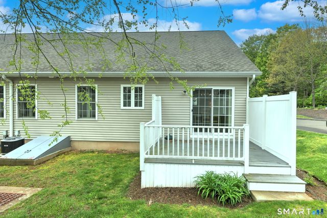 30 Prosperity Court 12, Southington, CT 06489