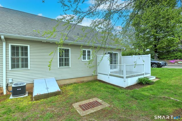 30 Prosperity Court 12, Southington, CT 06489