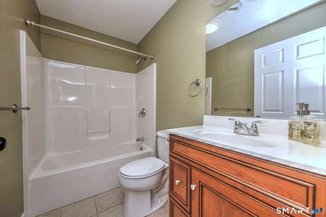30 Prosperity Court 12, Southington, CT 06489