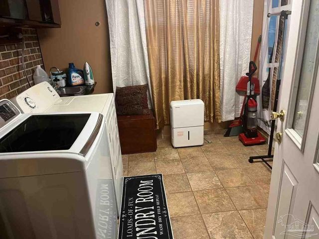 5160 Arrowhead Rd, Pensacola, FL 32507