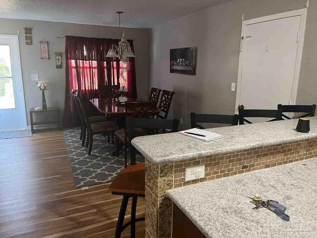 5160 Arrowhead Rd, Pensacola, FL 32507