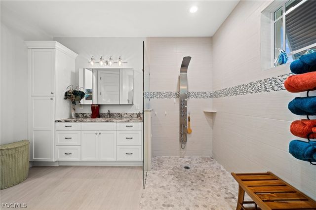 2449 Macadamia ST, St James City, FL 33956