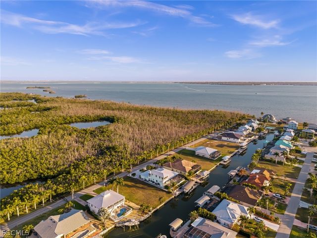 2449 Macadamia ST, St James City, FL 33956