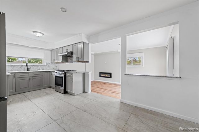 30507 Austin Drive, Warren, MI 48092