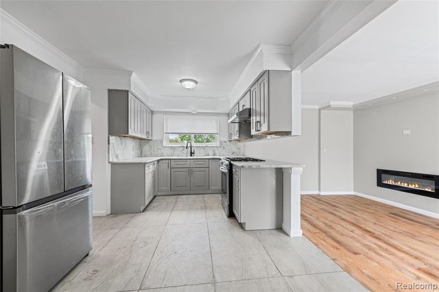30507 Austin Drive, Warren, MI 48092