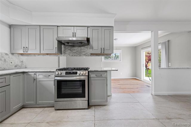 30507 Austin Drive, Warren, MI 48092