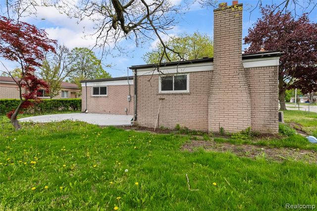 30507 Austin Drive, Warren, MI 48092