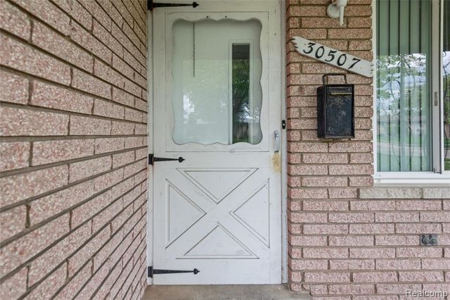 30507 Austin Drive, Warren, MI 48092
