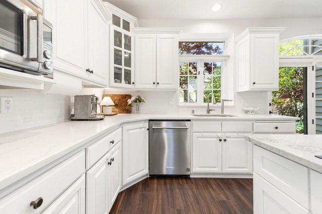 824 E Glen AVENUE, Whitefish Bay, WI 53217