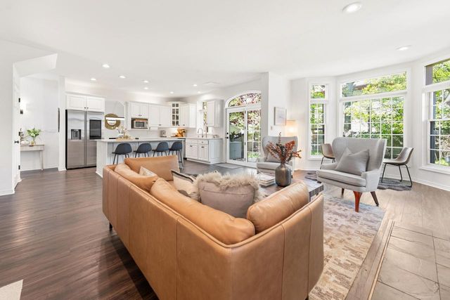 824 E Glen AVENUE, Whitefish Bay, WI 53217