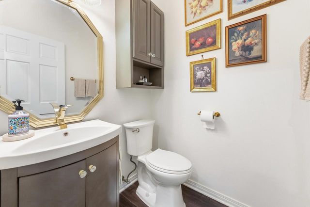 824 E Glen AVENUE, Whitefish Bay, WI 53217
