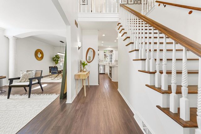 824 E Glen AVENUE, Whitefish Bay, WI 53217