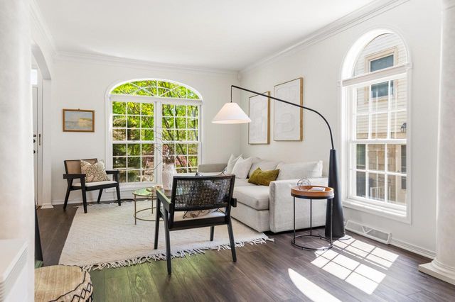 824 E Glen AVENUE, Whitefish Bay, WI 53217