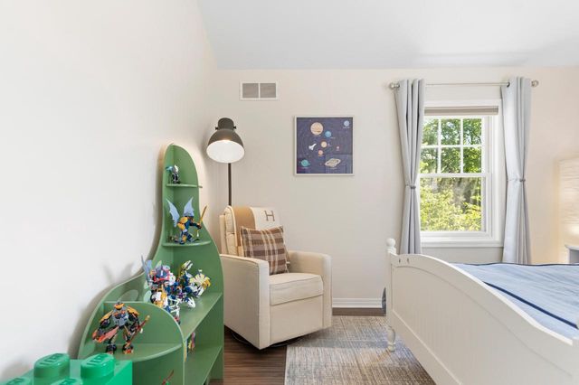 824 E Glen AVENUE, Whitefish Bay, WI 53217