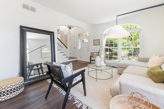 824 E Glen AVENUE, Whitefish Bay, WI 53217
