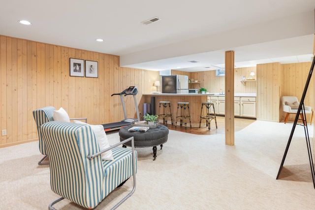 824 E Glen AVENUE, Whitefish Bay, WI 53217