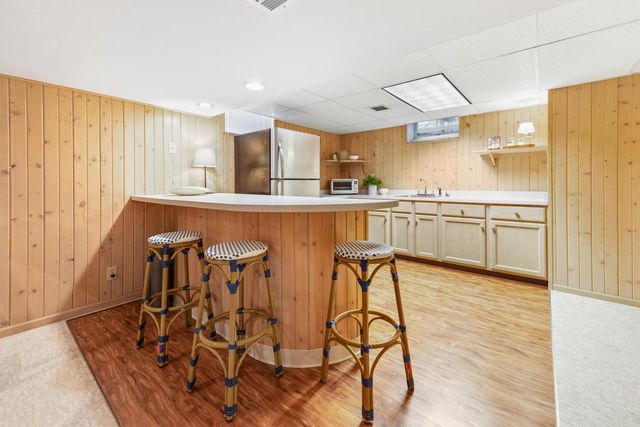 824 E Glen AVENUE, Whitefish Bay, WI 53217