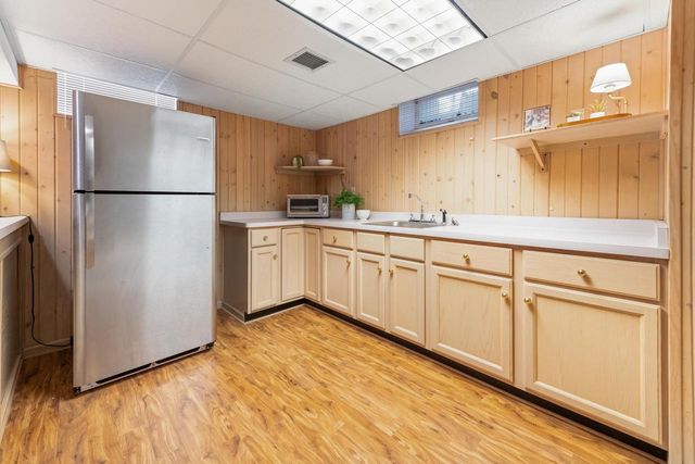824 E Glen AVENUE, Whitefish Bay, WI 53217