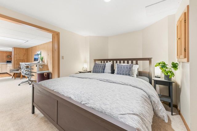 824 E Glen AVENUE, Whitefish Bay, WI 53217