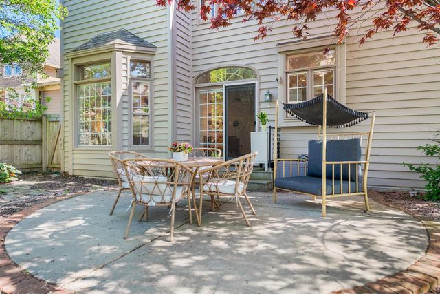 824 E Glen AVENUE, Whitefish Bay, WI 53217