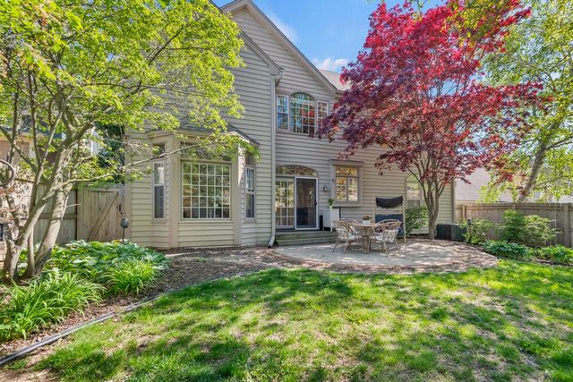 824 E Glen AVENUE, Whitefish Bay, WI 53217