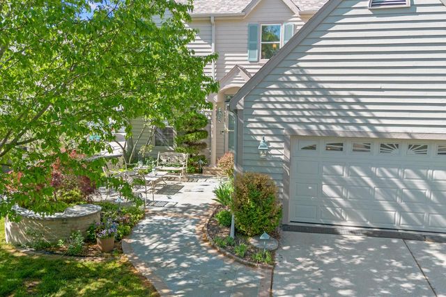 824 E Glen AVENUE, Whitefish Bay, WI 53217