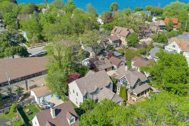 824 E Glen AVENUE, Whitefish Bay, WI 53217