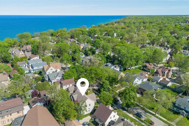 824 E Glen AVENUE, Whitefish Bay, WI 53217