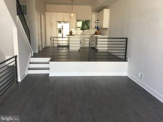 2542 GRADUATE SQ, Philadelphia, PA 19146