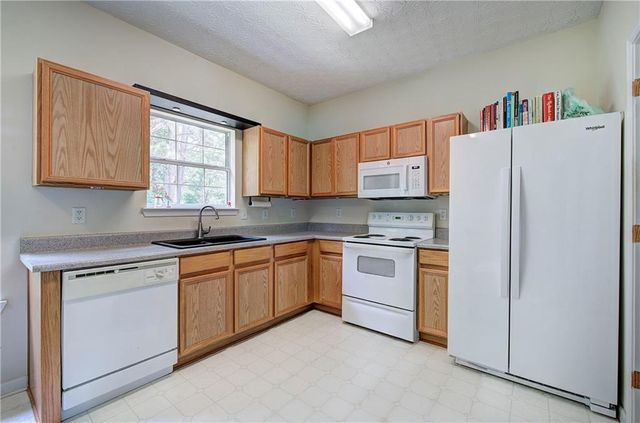 105 Timber Ridge Drive, Cartersville, GA 30121