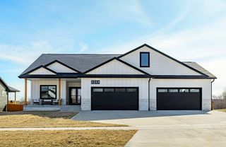 2004 Bluebell Drive, Norwalk, IA 50211