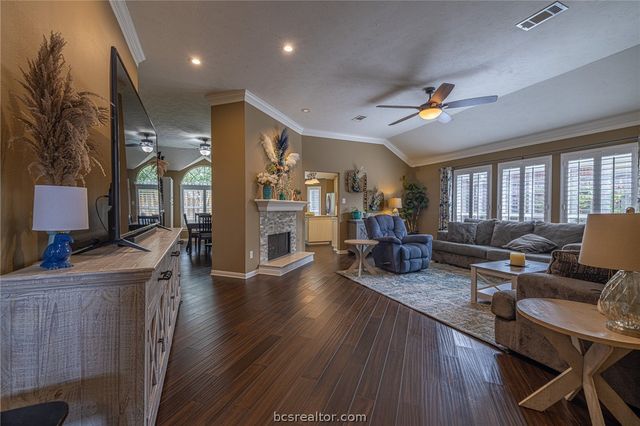 2633 Trophy Drive, Bryan, TX 77802