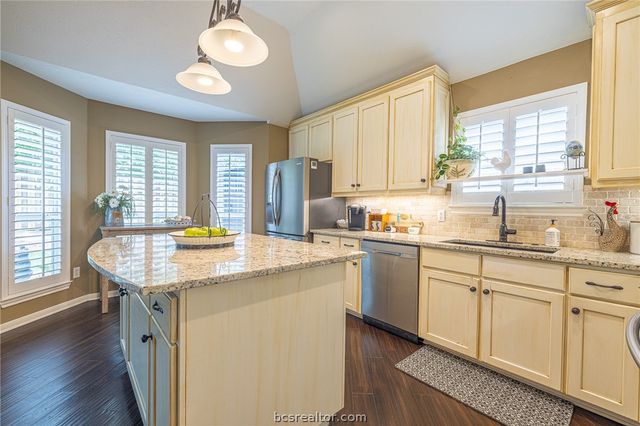 2633 Trophy Drive, Bryan, TX 77802