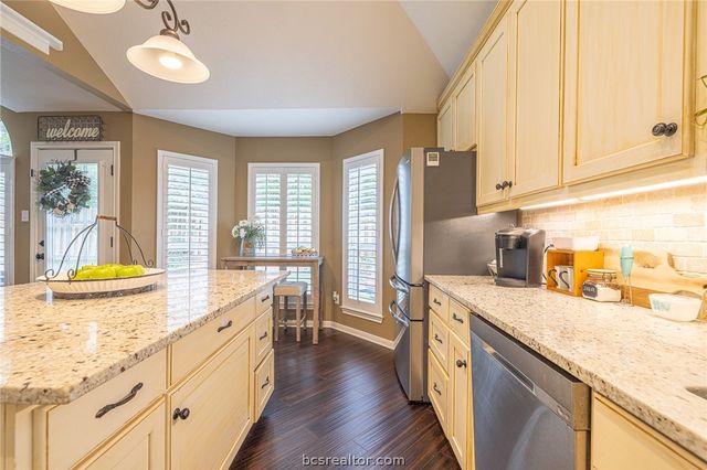 2633 Trophy Drive, Bryan, TX 77802