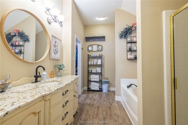 2633 Trophy Drive, Bryan, TX 77802