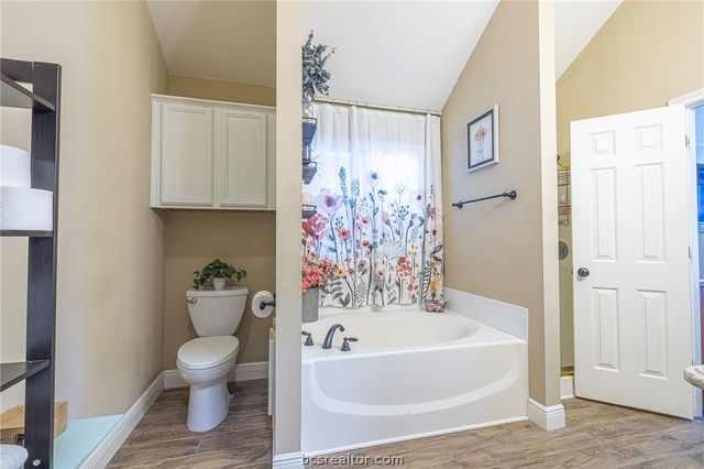 2633 Trophy Drive, Bryan, TX 77802