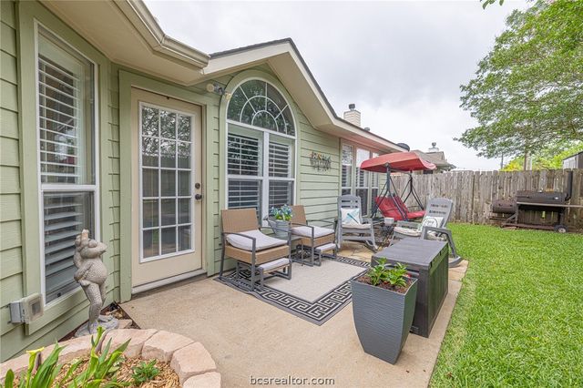 2633 Trophy Drive, Bryan, TX 77802