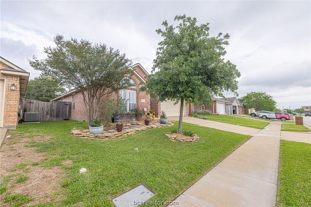 2633 Trophy Drive, Bryan, TX 77802
