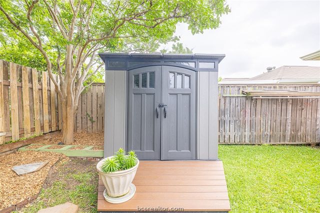 2633 Trophy Drive, Bryan, TX 77802