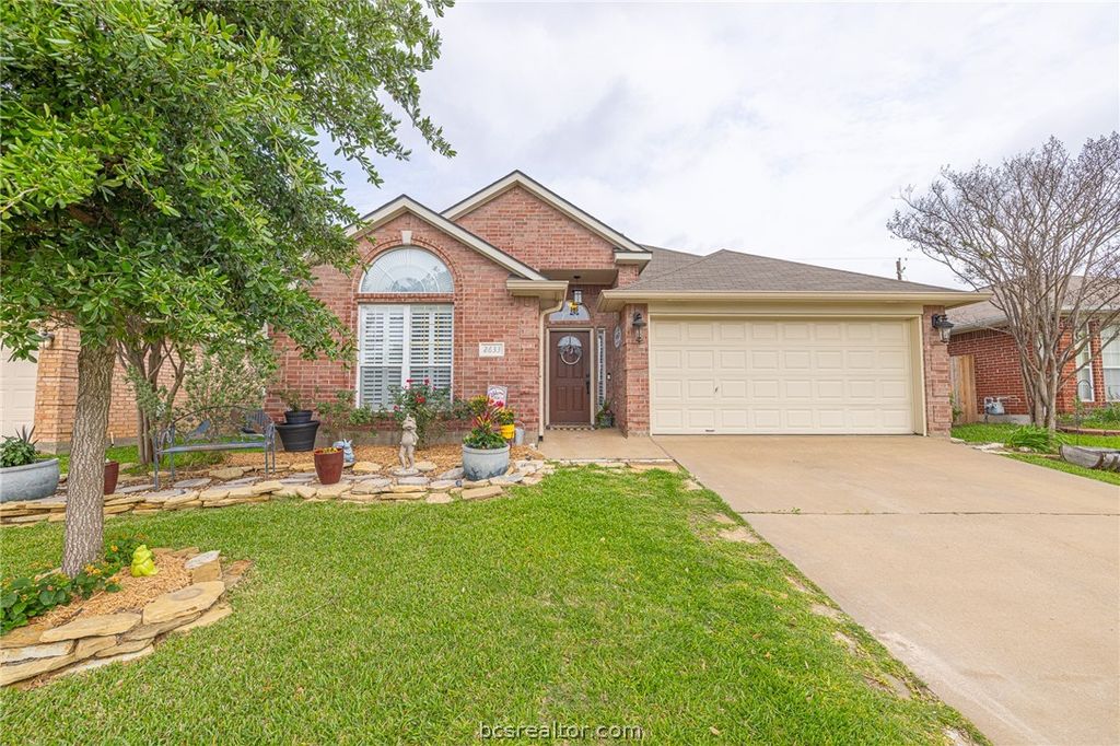 2633 Trophy Drive, Bryan, TX 77802