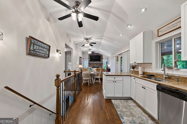 386 Longview Drive, Dawsonville, GA 30534