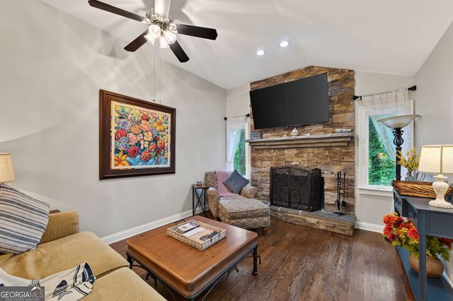 386 Longview Drive, Dawsonville, GA 30534