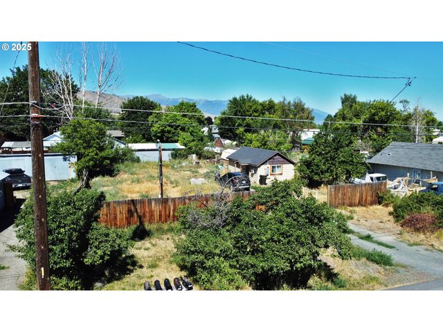 2185 14TH St, Baker City, OR 97814