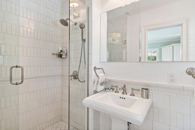 240 Seabreeze Avenue, Palm Beach, FL 33480